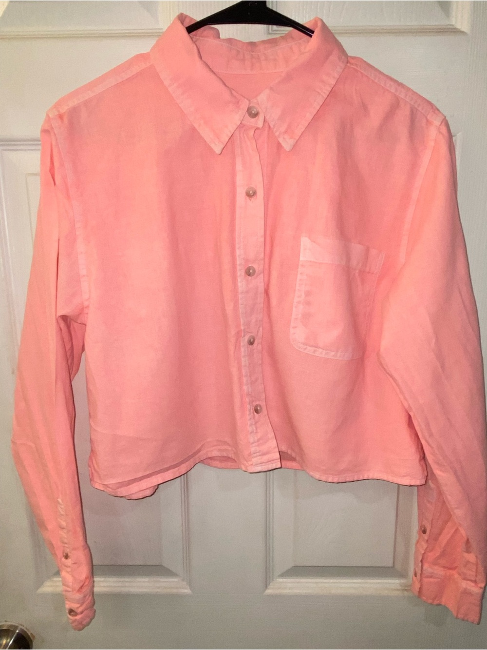 Universal Thread M Women's Long Sleeve Button-Down Cropped Shirt